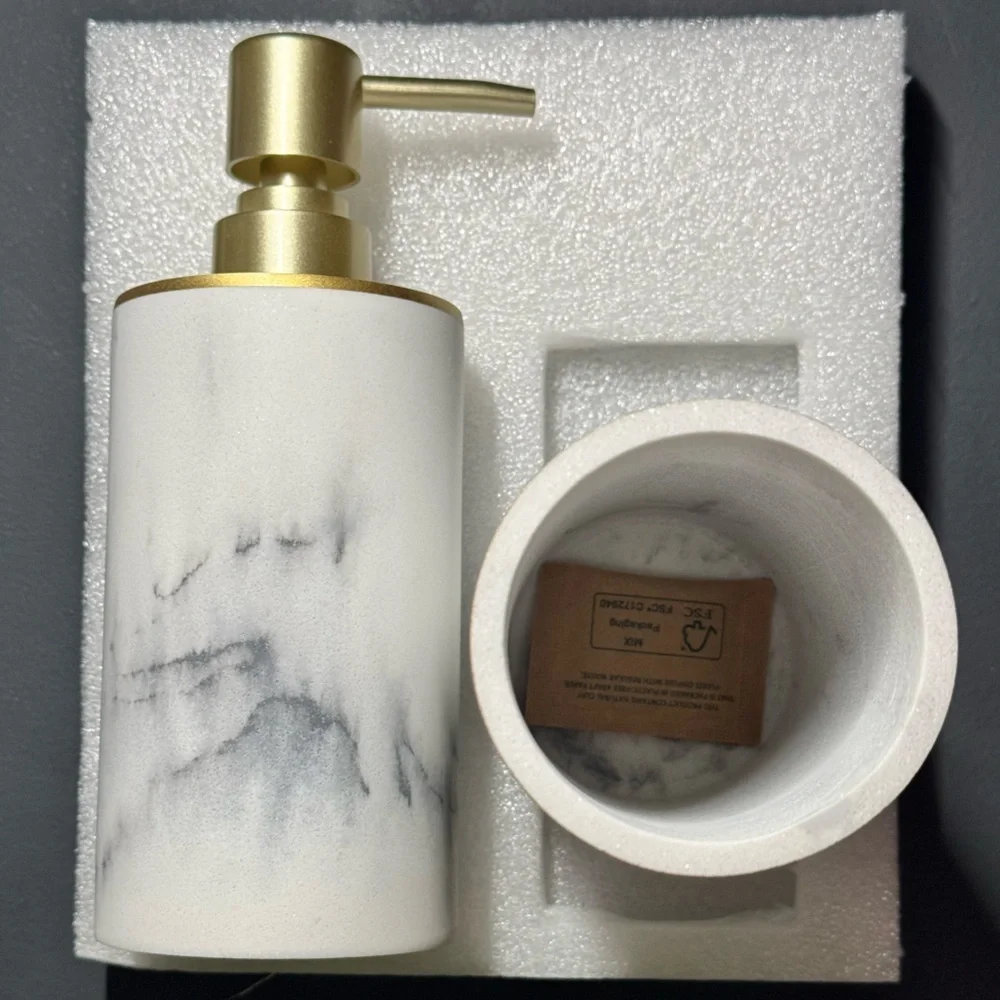 Sunday Citizen 2pc Resin Bath Set, marble pattern